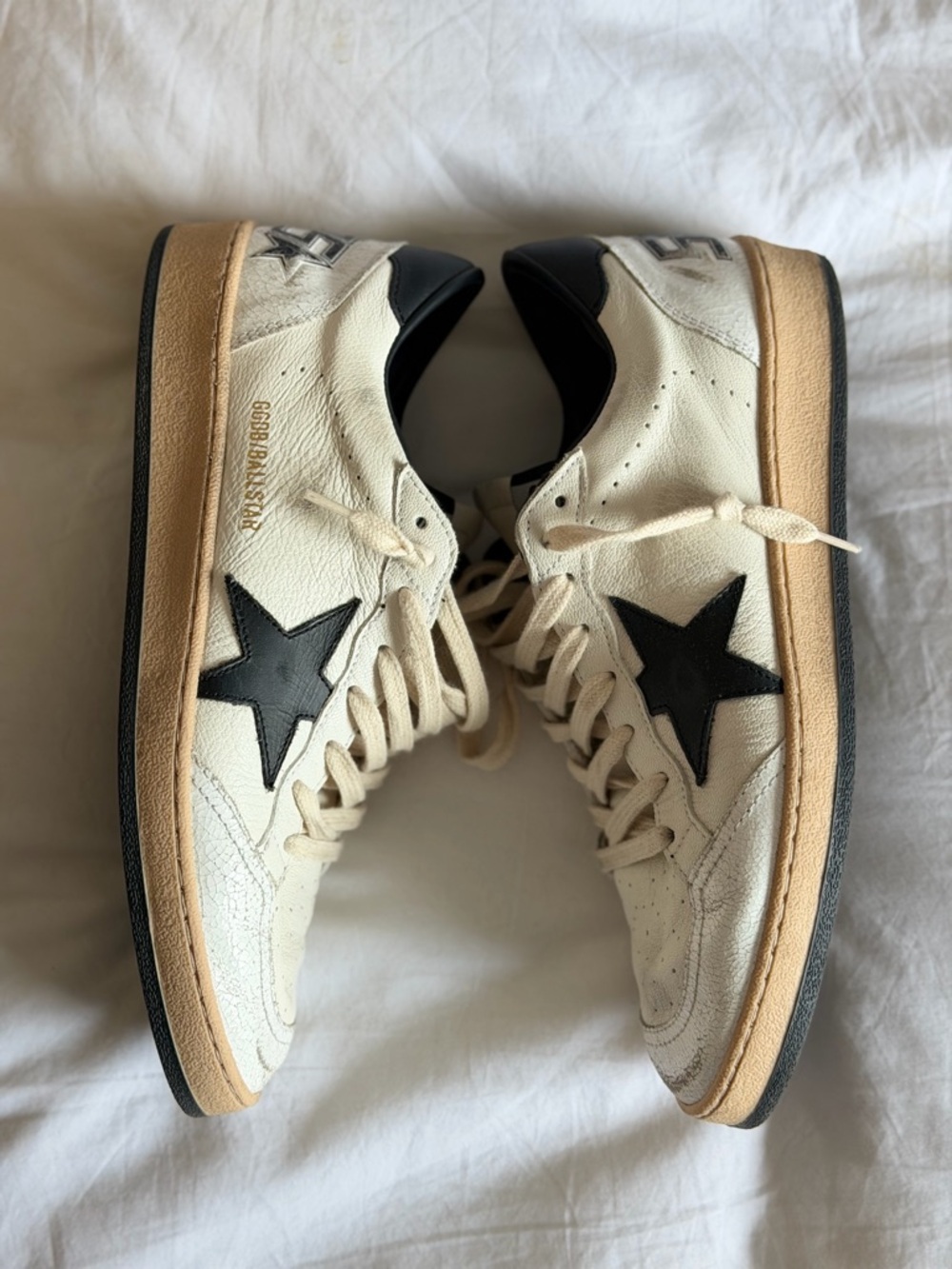 GOLDEN GOOSE Ballstar Leather Low-Top Sneakers in Off-White & Black - Picture 8 of 16